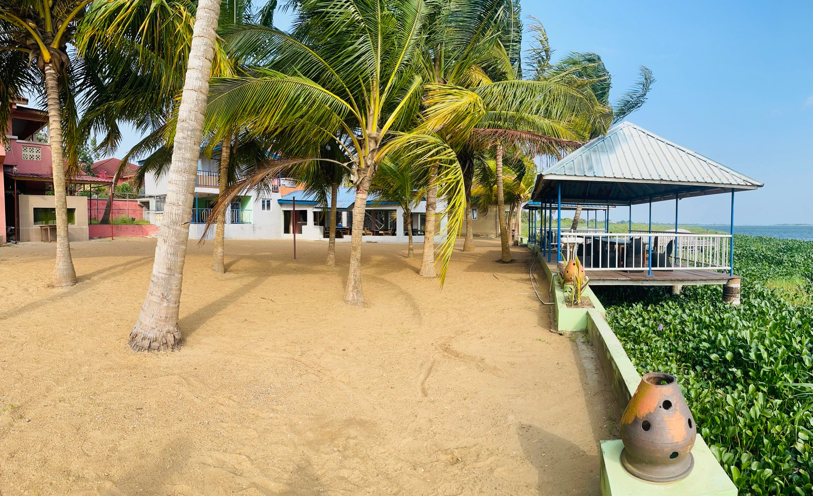Outdoor resort atmosphere