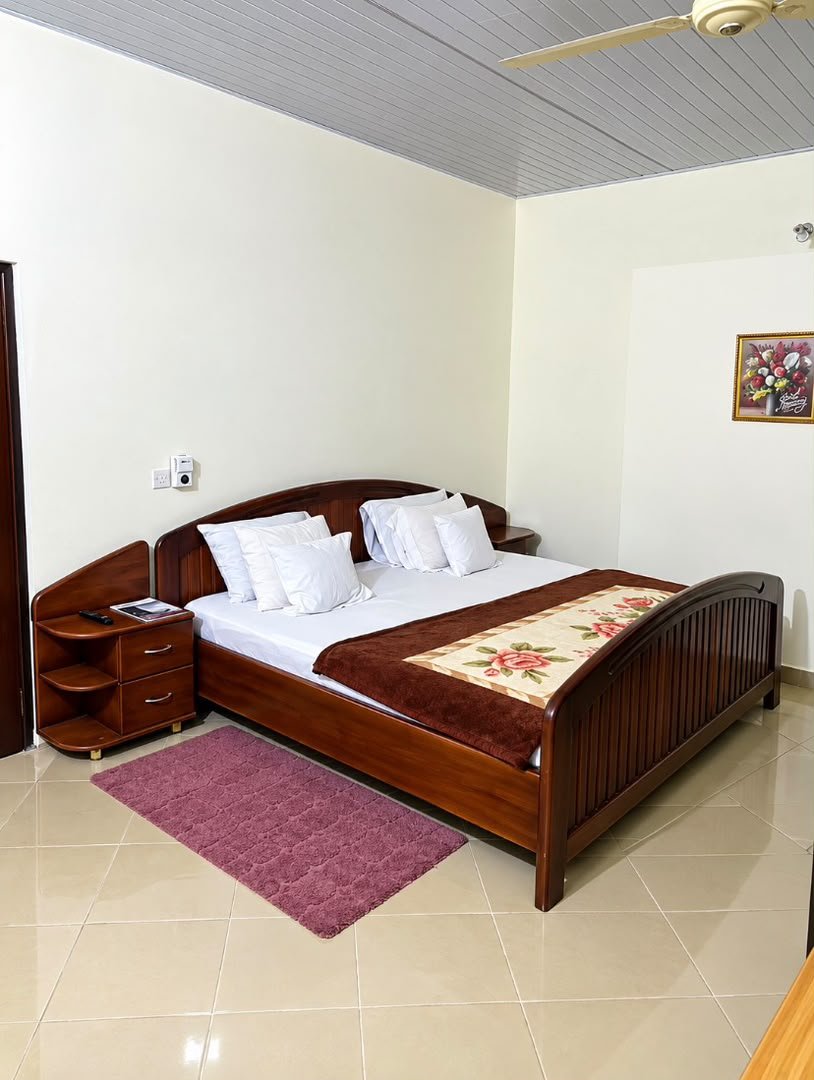 Paradise Suite master bedroom