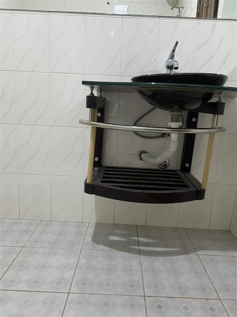 Paradise Suite tiled shower